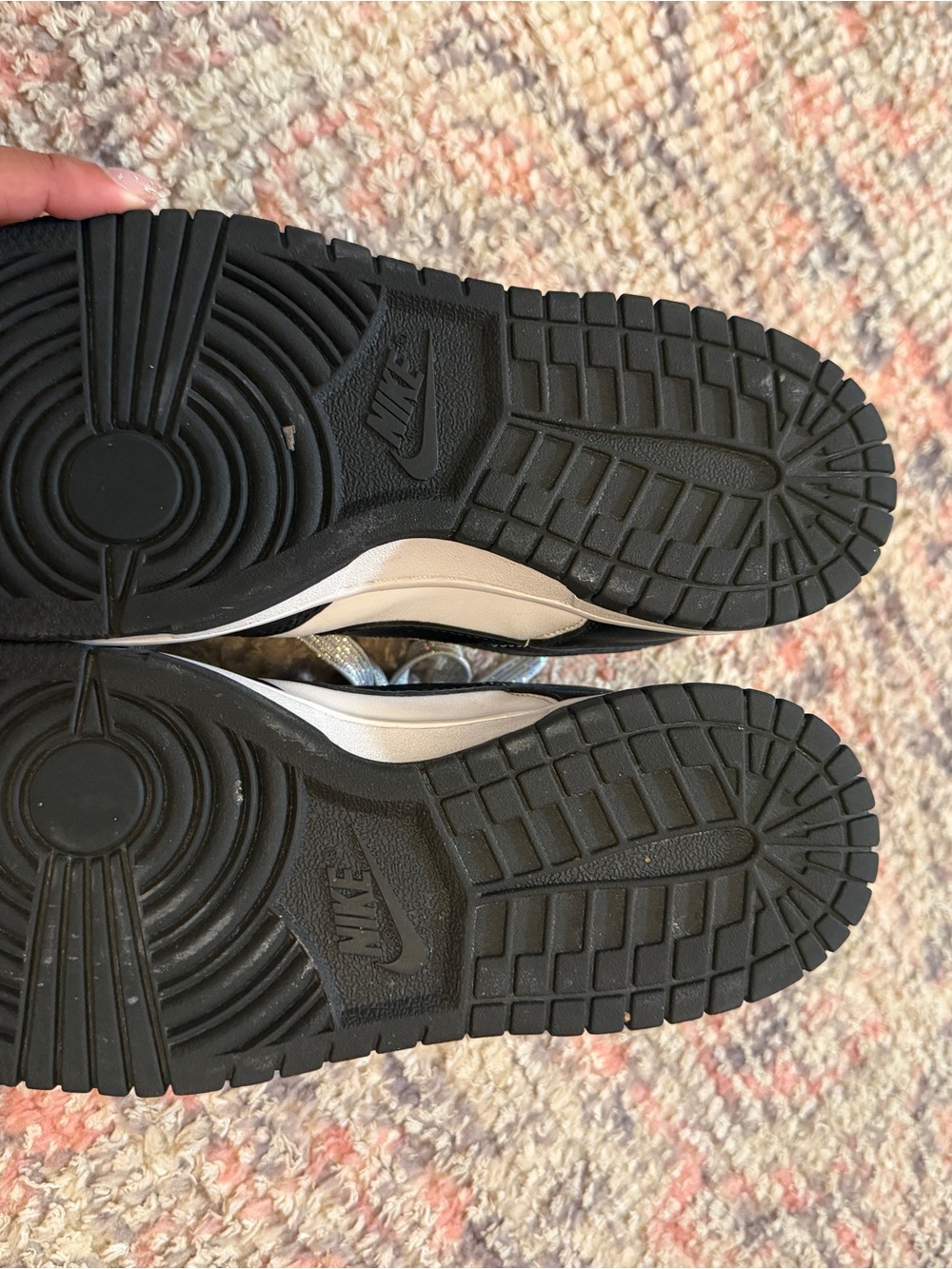 Nike Panda Dunks - Picture 4 of 5